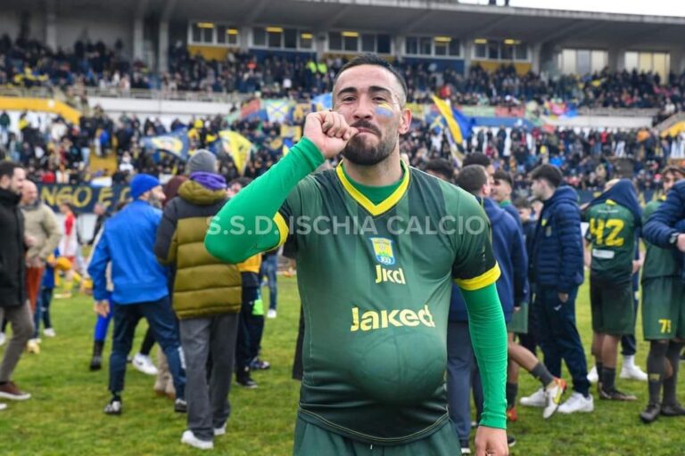 PADIN SALUTA L’ISCHIA: “ONORATO DI AVER FATTO PARTE DELLA SUA STORIA”