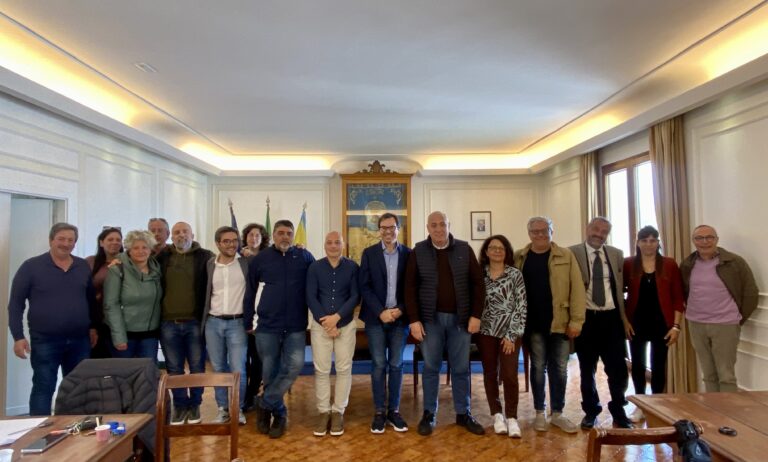 ISCHIA – FESTA DI SANT’ANNA 2023, CONTINUANO GLI INCONTRI ESPLORATIVI CON I COSTRUTTORI DELLE BARCHE ALLEGORICHE