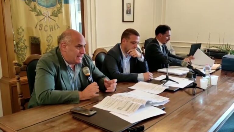 ISCHIA, PARCHEGGIO PLURIPIANO E MARCIAPIEDI FINO AI PILASTRI: PASSI IN AVANTI PER LA NUOVA SOPRAELEVATA