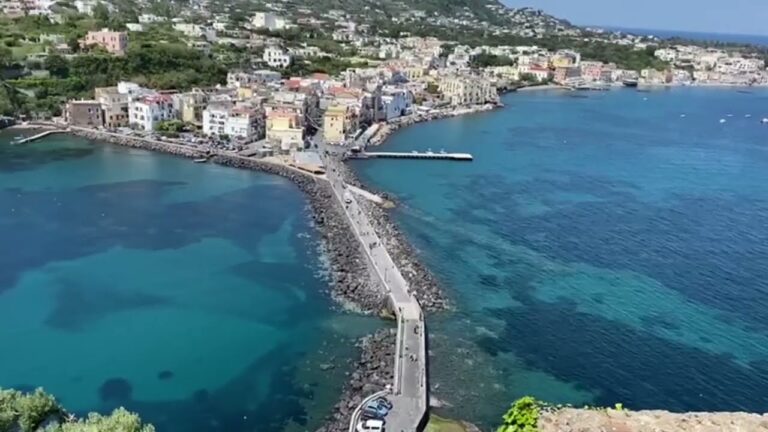 DISCOVER CAMPANIA PRESENTA A “SPASSO PER…”, IL NUOVO PROGETTO   DEDICATO AI VIAGGIATORI