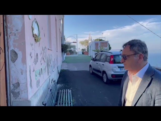 CASAMICCIOLA, GIOSI FERRANDINO ACCUSA L’AMMINISTRAZIONE CASTAGNA: “NON HANNO SPOSTATO NEANCHE LE MACERIE, IL PAESE E’ NEL DEGRADO TOTALE”