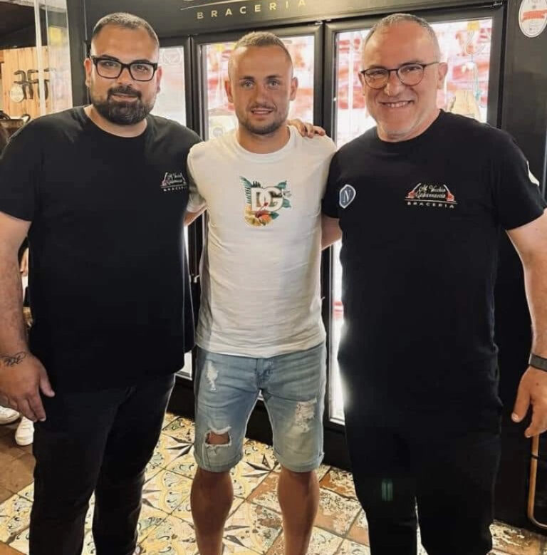 LOBOTKA SI RILASSA AD ISCHIA PRIMA DELLA GRANDE FESTA SCUDETTO  AL MARADONA