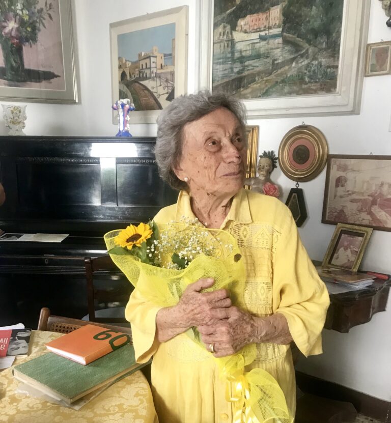 ISCHIA PIANGE LA PROFESSORESSA ANNA COLUCCI: UNA SIGNORA D’ALTRI TEMPI