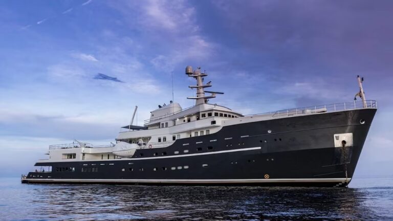 ERIC SCHMIDT, 54ESIMO UOMO PIÙ RICCO AL MONDO NAVIGA AD ISCHIA CON IL SUO LEGEND 