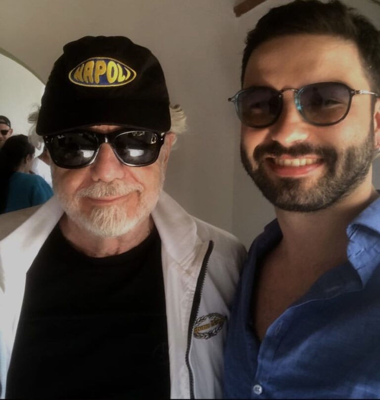 AURELIO DE LAURENTIIS  ALLE FUMAROLE: BAGNO NELL’ AZZURRO DI ISCHIA 