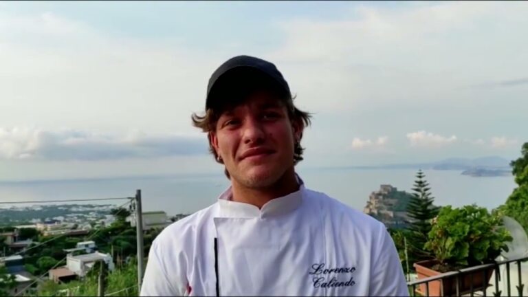 IL GIOVANE PIZZAIOLO ISCHITANO LORENZO CALIENDO INCANTA CON LA SUA PIZZA AL SUGO DI CONIGLIO