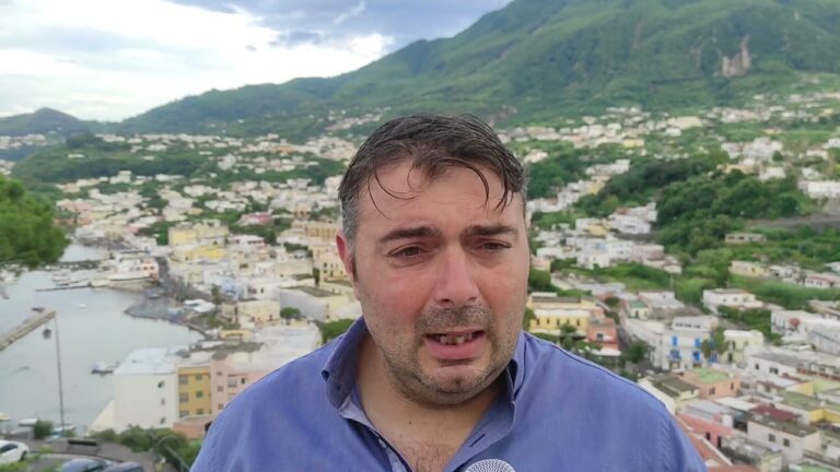 LACCO AMENO, PIERO MONTI NON CEDE ALLE “LUSINGHE” DI PASCALE: “RESTO DOVE SONO, IL PAESE E’ ALLO SBANDO”