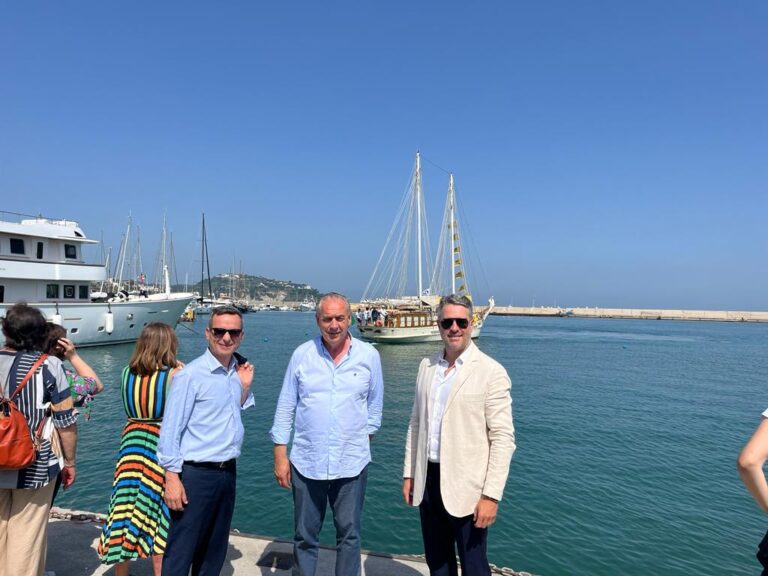 CASAMICCIOLA: ARRIVA LA GOLETTA VERDE IN DIFESA DEI MARI