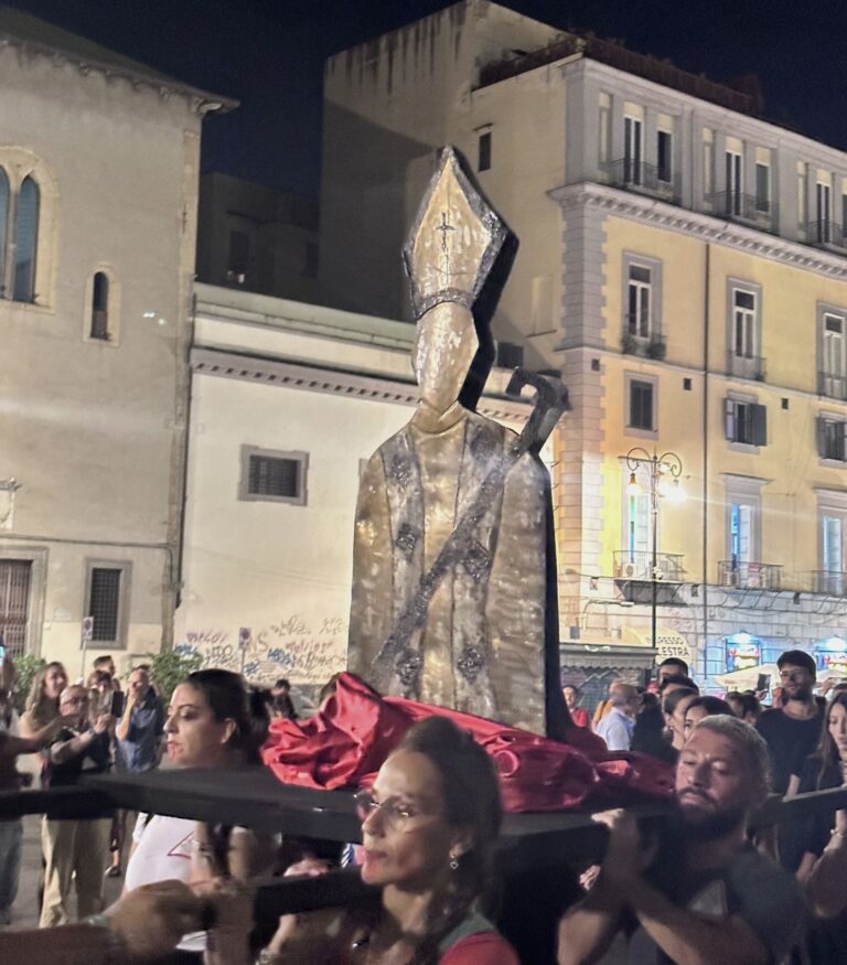 IL SAN GENNARO DI FELICE MEO IN PROCESSIONE A NAPOLI