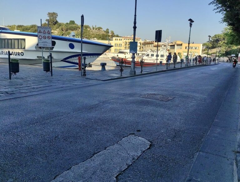 ISCHIA, A VIA IASOLINO RIPRENDONO I LAVORI: DAL 3 OTTOBRE SARÀ CHIUSA AL TRAFFICO