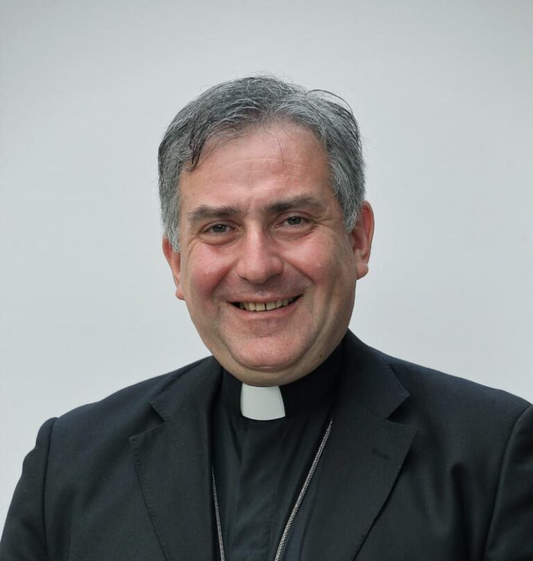 𝐌𝐞𝐬𝐬𝐚𝐠𝐠𝐢𝐨 𝐝𝐞𝐥 𝐕𝐞𝐬𝐜𝐨𝐯𝐨 𝐂𝐚𝐫𝐥𝐨 𝐩𝐞𝐫 𝐥𝐚 𝐦𝐨𝐫𝐭𝐞 𝐝𝐢 𝐏𝐚𝐩𝐚 𝐅𝐫𝐚𝐧𝐜𝐞𝐬𝐜𝐨