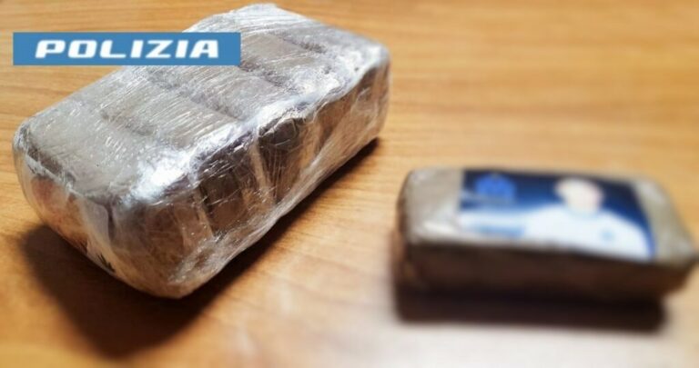 ISCHIA, SBARCA CON 6 PANETTI DI HASHISH.  ARRESTATO DALLA POLIZIA