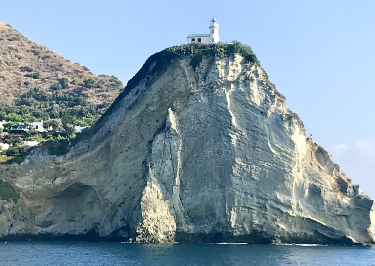 FARO DI CAPO MISENO: APERTURA STRAORDINARIA IL 4 NOVEMBRE CON VISITE GRATUITE