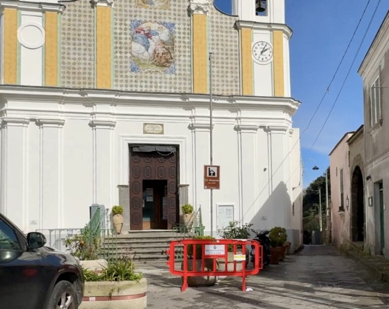 Ischia, Festeggiamenti in Onore della Vergine Annunziata e di San Isidoro: Divieti e Regolamentazioni 