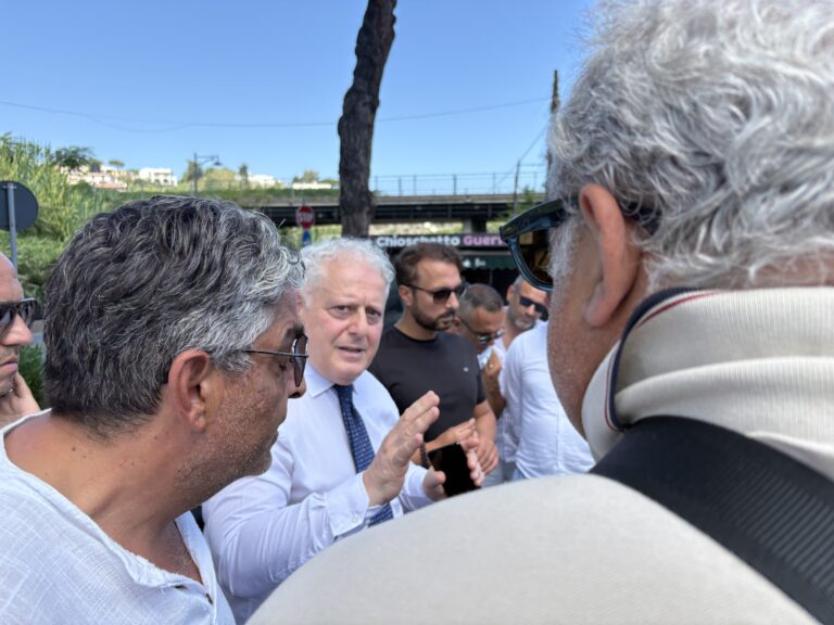 Ischia, protesta dei tassisti: si apre il dialogo con l’amministrazione comunale