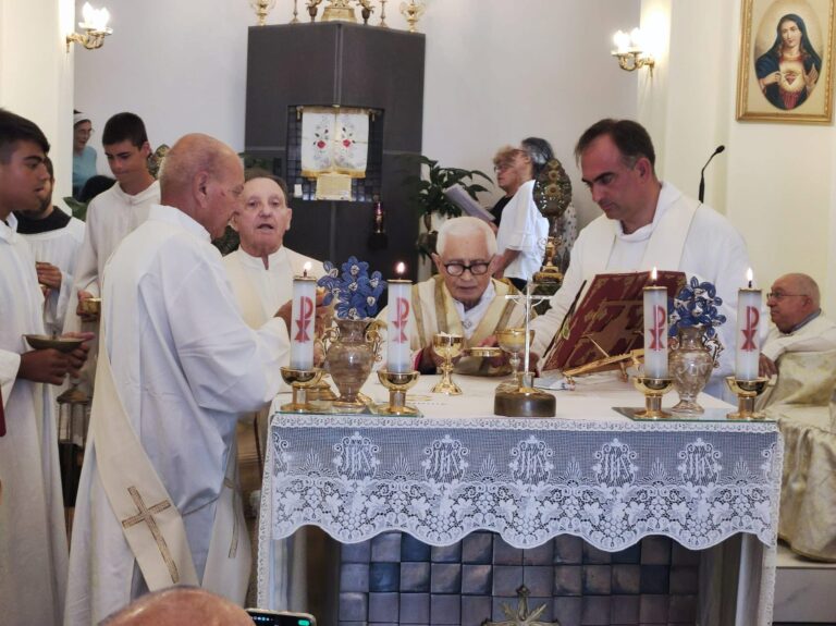Ischia celebra i 77 anni di sacerdozio di Monsignor Camillo D’Ambra