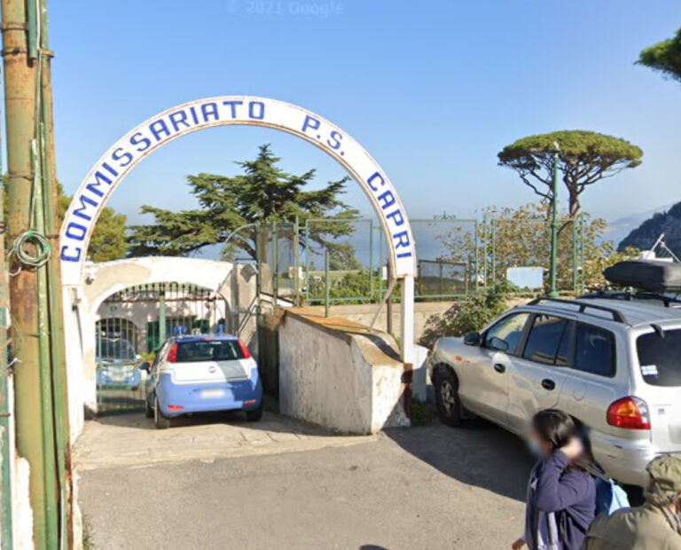 Capri: molesta e minaccia delle persone, poi aggredisce gli agenti. Un 35enne tratto in arresto dalla Polizia di Stato