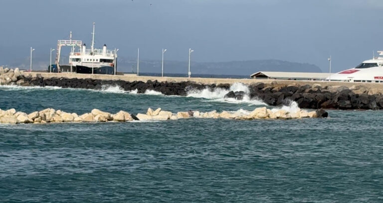 Giornata di Maltempo nel Golfo di Napoli: cancellate le corse degli aliscafi per Ischia e Procida