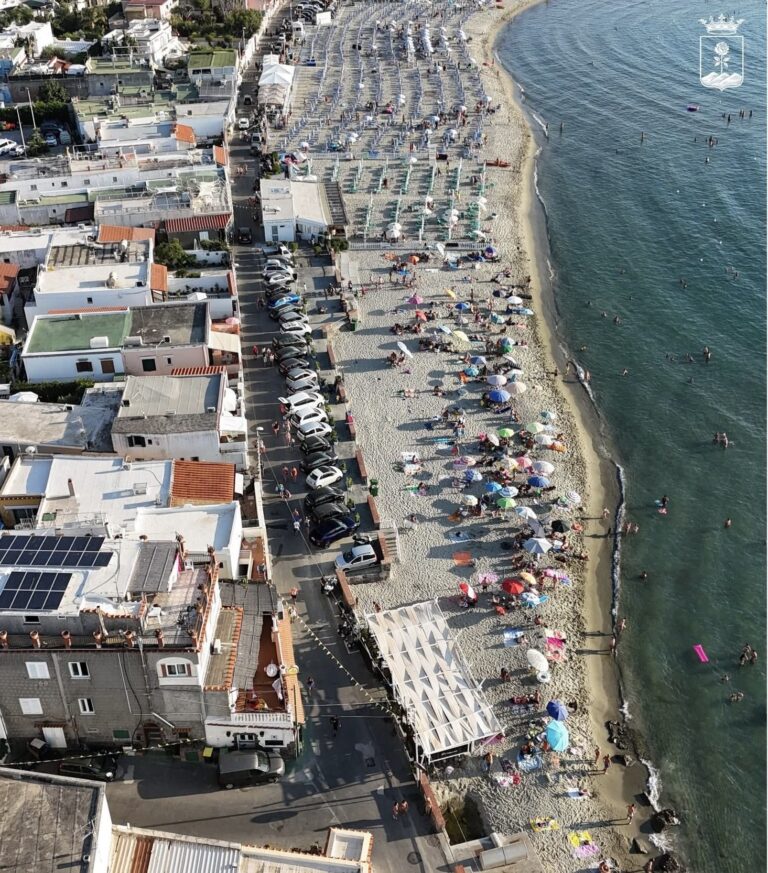 ZTL a Forio, Vito Iacono attacca: “Un provvedimento clientelare, dispetto ai residenti e caos per i turisti”