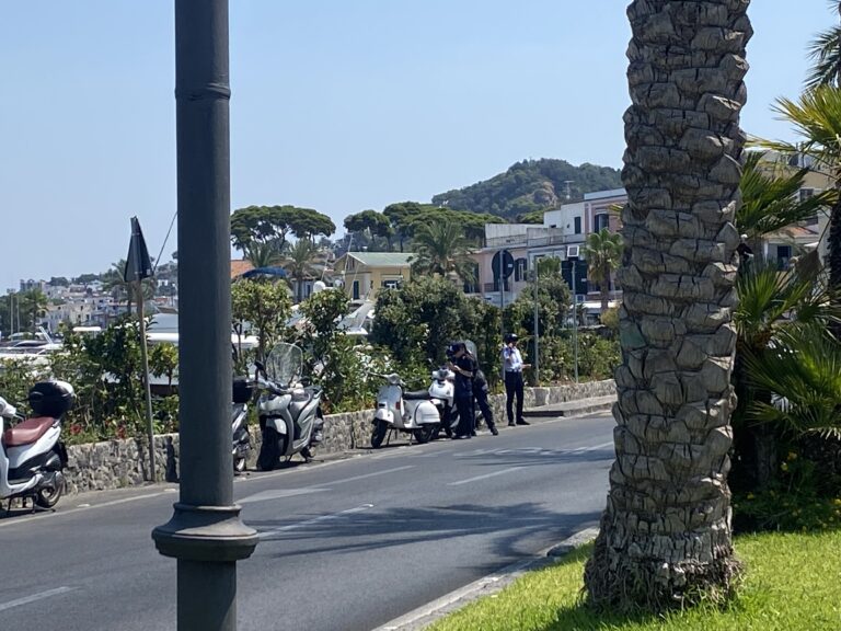 Casamicciola, sicurezza rafforzata: vigilanti privati affiancano la Polizia Municipale