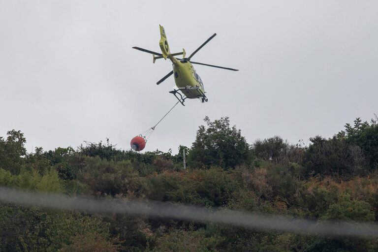 Incendio a Buttavento, Barano: due giorni di emergenza, arriva l’elicottero