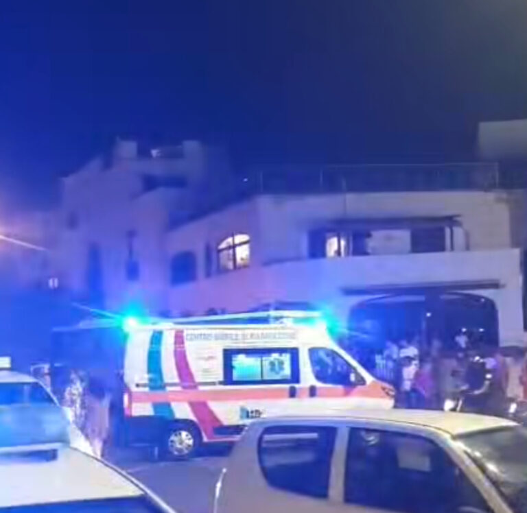 Forio, carabiniere travolto da bus EAV: paura alla rotonda del centro storico