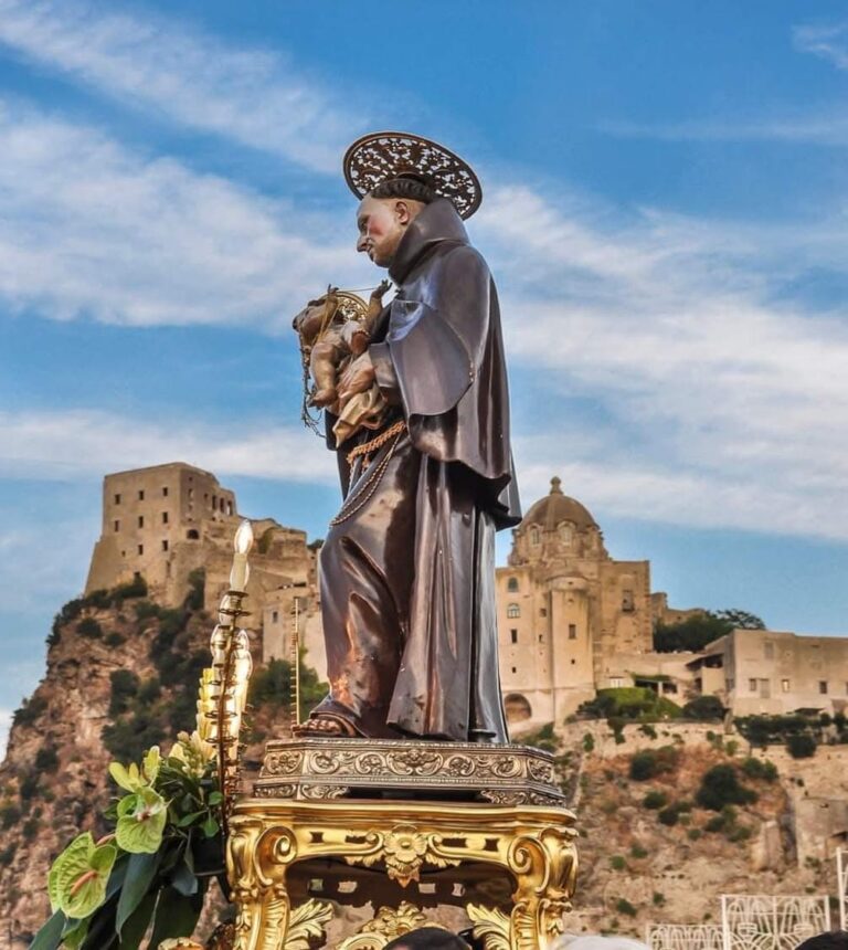 Ischia – Processione via mare in onore di San Giovan Giuseppe della Croce il  1° settembre