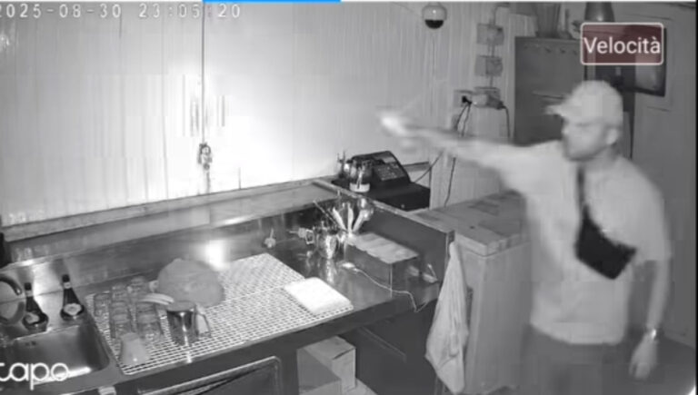 Ischia, ennesimo furto nella notte dello scassinatore seriale: la denuncia di Angelo D’Ambra scuote la comunità