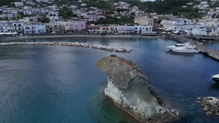 FERRAGOSTO, ANCHE QUEST’ANNO SPIAGGE OFF LIMITS A LACCO AMENO