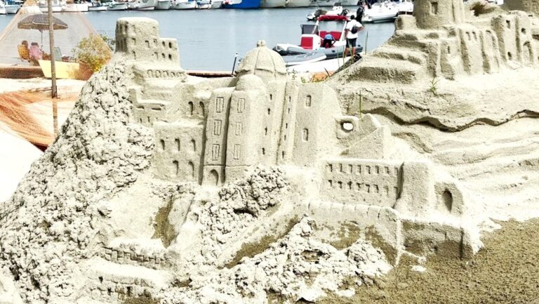 Sculture di sabbia a Forio: le opere dell’Artista Iannini apprezzate da migliaia di turisti