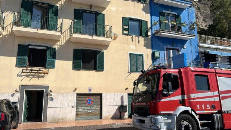 Campi Flegrei, sciame sismico concluso: 119 scosse in 24 ore e famiglie evacuate a Pozzuoli