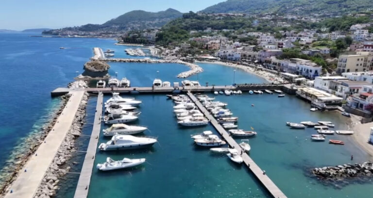 Lacco Ameno, boom di incassi per l’approdo turistico: superati 1.250.000 euro fino ad  agosto