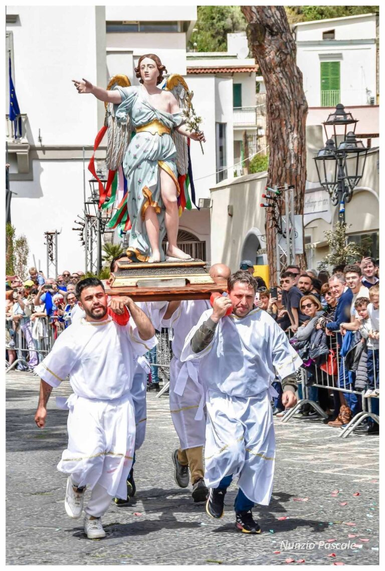 La Corsa dell’Angelo di Lacco Ameno diventa Patrimonio Immateriale della Campania