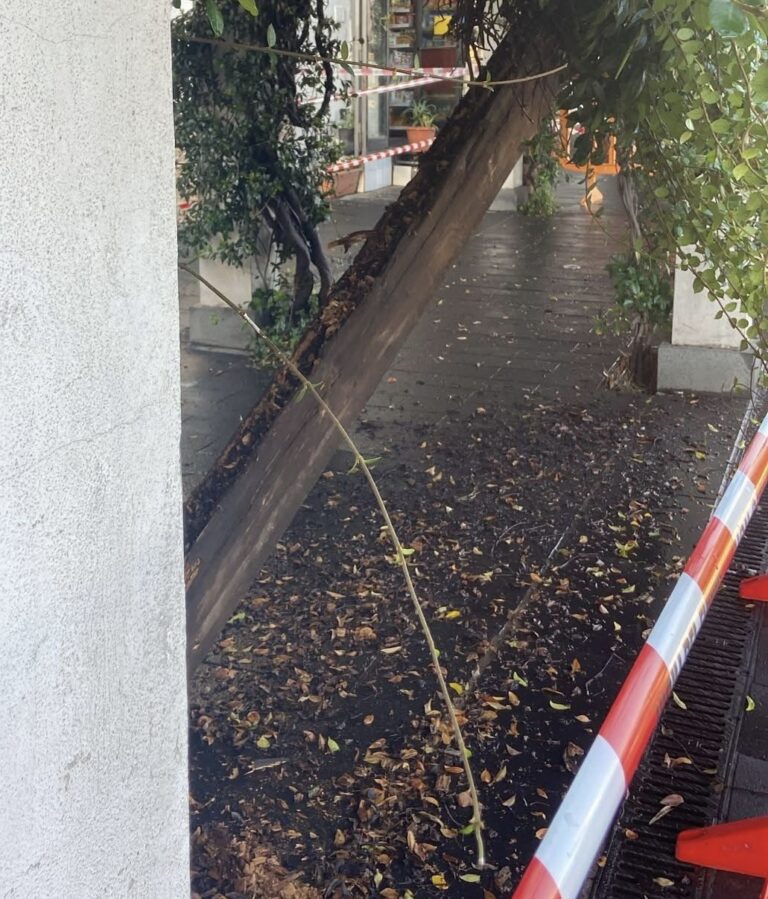 Ischia, Cedimento di una trave al Piazzale Trieste: nessun ferito, ma torna il tema della manutenzione