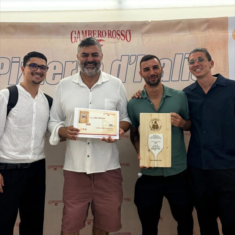 Ischia conquista i Tre Spicchi: “Lisola” di Forio tra le migliori pizzerie d’Italia per Gambero Rosso