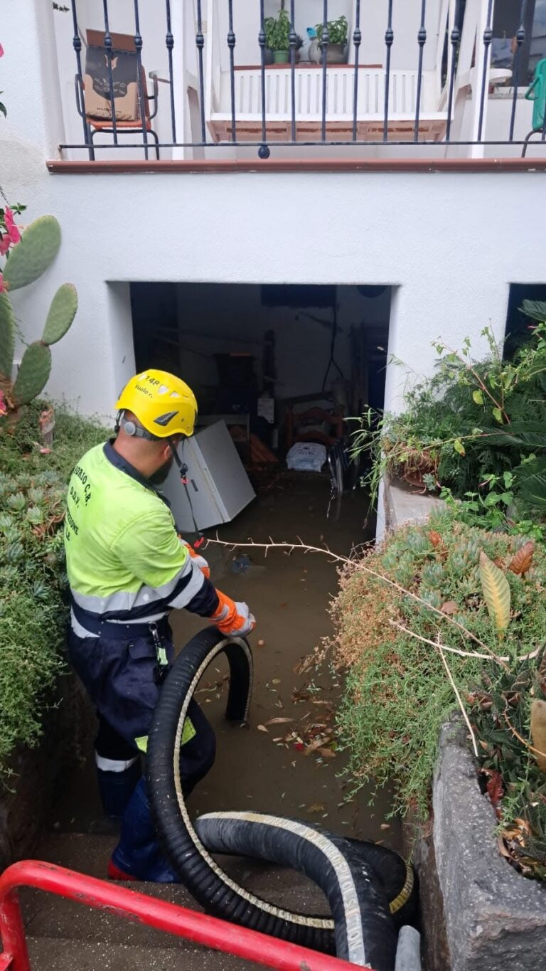 Maltempo a Forio, Protezione Civile in azione: scuole messe in sicurezza, abitazioni allagate