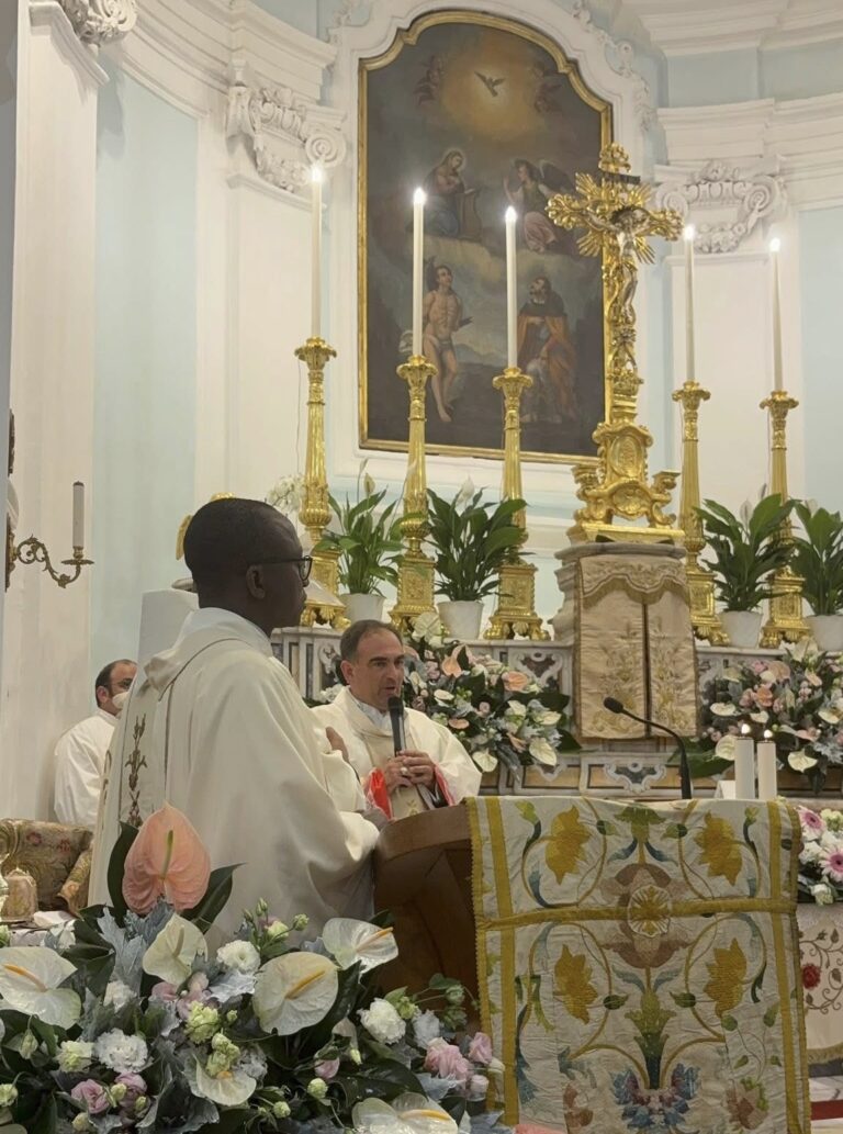 Ischia: Commozione e festa per Don Giuseppe Nicolella, nuova guida spirituale per la SS Annunziata a Campagnano 