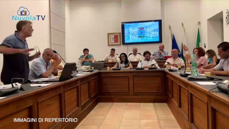 FORIO, ANCORA UN CONSIGLIO “BOLLENTE”: CHE SCONTRI