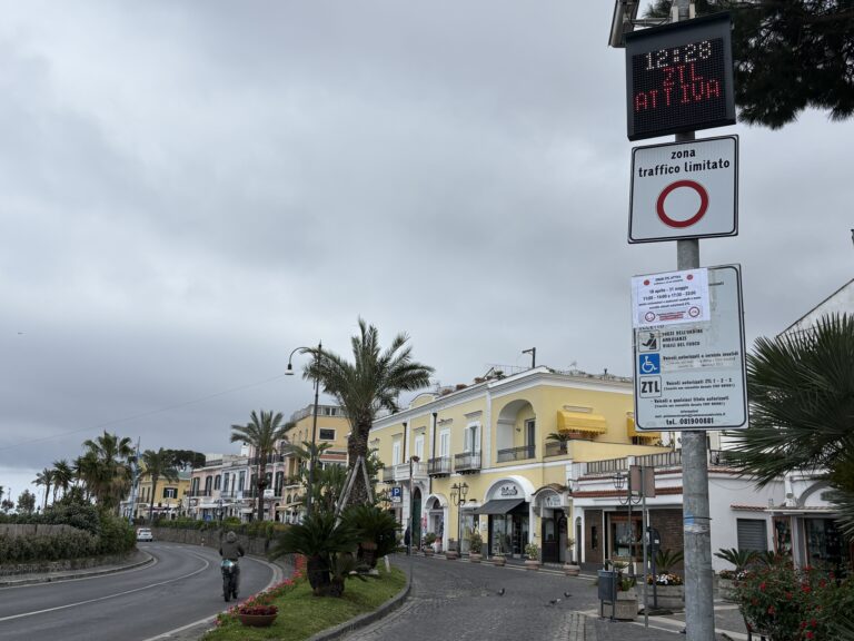 Casamicciola: cambiano gli orari della Zona a Traffico Limitato di Corso Luigi Manzi e Via Parodi