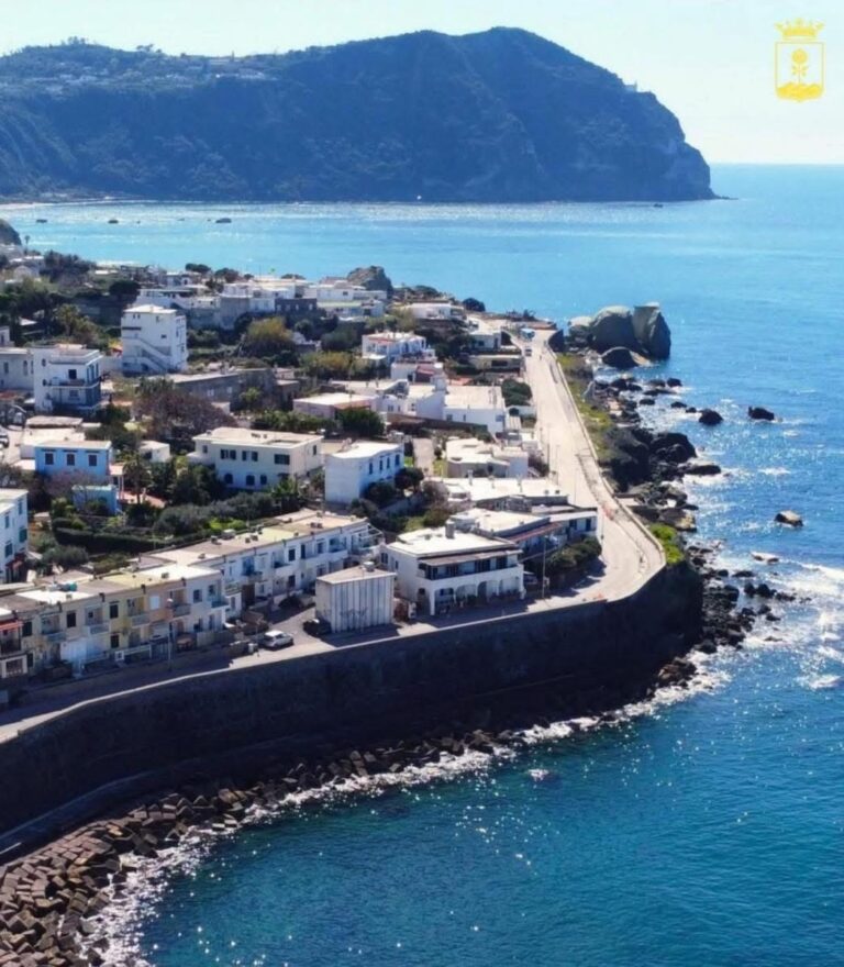 Forio: al via i lavori su Via G. Mazzella e Via Matteo Verde per la sicurezza e riqualificazione urbana