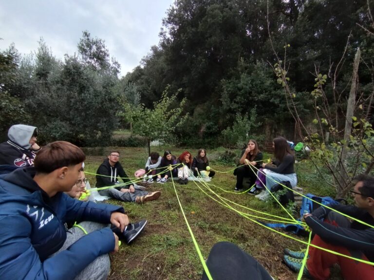 Istituto Mennella: la II A ITT porta la scienza tra i prati di Ischia