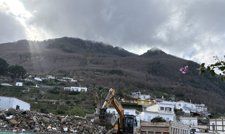 Casamicciola affida i rilievi a piazza Maio: nuovo passo nella ricostruzione post-sisma