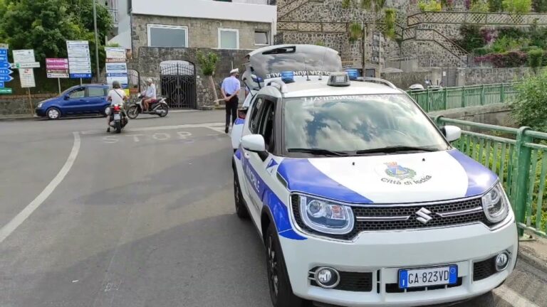 ISCHIA, VIGILI SUL PIEDE DI GUERRA: PROCLAMATA UN’ASSEMBLEA