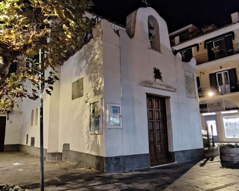 Ischia rende omaggio al Milite Ignoto: Santa Messa alla Chiesa di San Girolamo