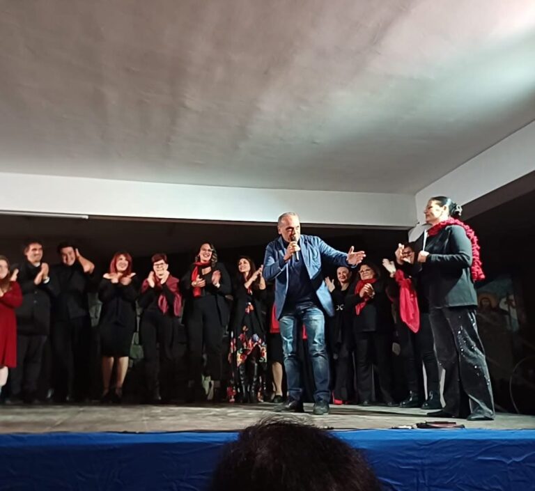 Una, Nessuna, Centomila: emozioni e impegno alla Chiesina delle Rose a Forio