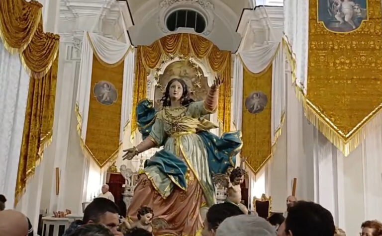 Iniziata a Forio la Peregrinatio Diocesana della Vergine Assunta