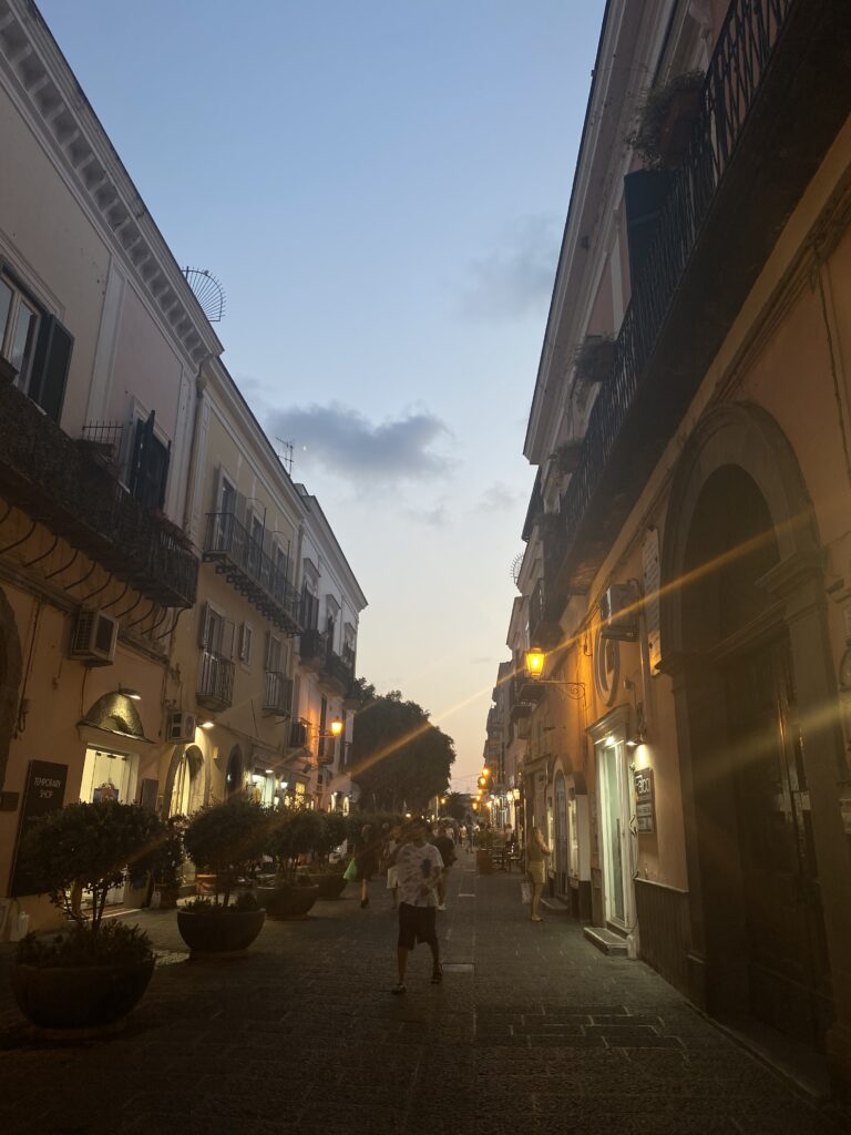 Forio in prima linea nei Distretti del Commercio: 13 milioni dalla Regione