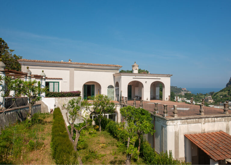 Lacco Ameno: al via la gara per il restauro degli esterni di Villa Arbusto