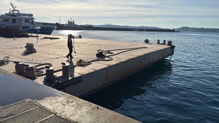 Pozzuoli: arriva il pontone Campania che faciliterà i collegamenti marittimi con Ischia e Procida