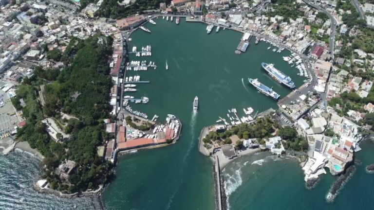 CRIF ILLEGITTIMA PER DUE ISCHITANE, IL GIUDICE CONDANNA LA BANCA